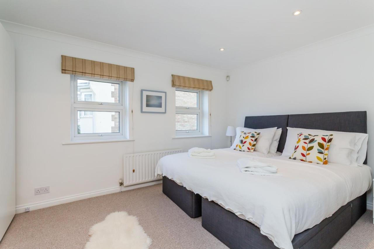 Modern Mews House With Free Parking Space, And Patio By Huluki Sussex Stays Brighton Ngoại thất bức ảnh