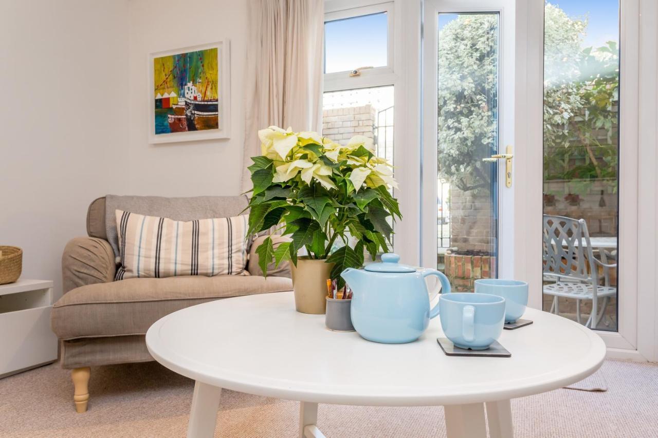 Modern Mews House With Free Parking Space, And Patio By Huluki Sussex Stays Brighton Ngoại thất bức ảnh