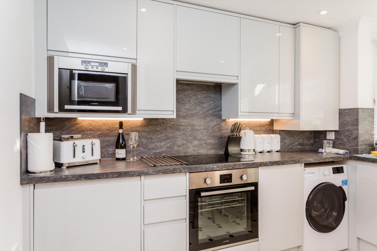 Modern Mews House With Free Parking Space, And Patio By Huluki Sussex Stays Brighton Ngoại thất bức ảnh