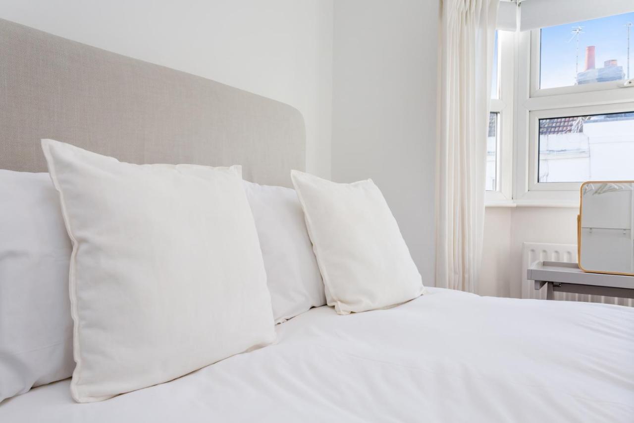 Modern Mews House With Free Parking Space, And Patio By Huluki Sussex Stays Brighton Ngoại thất bức ảnh